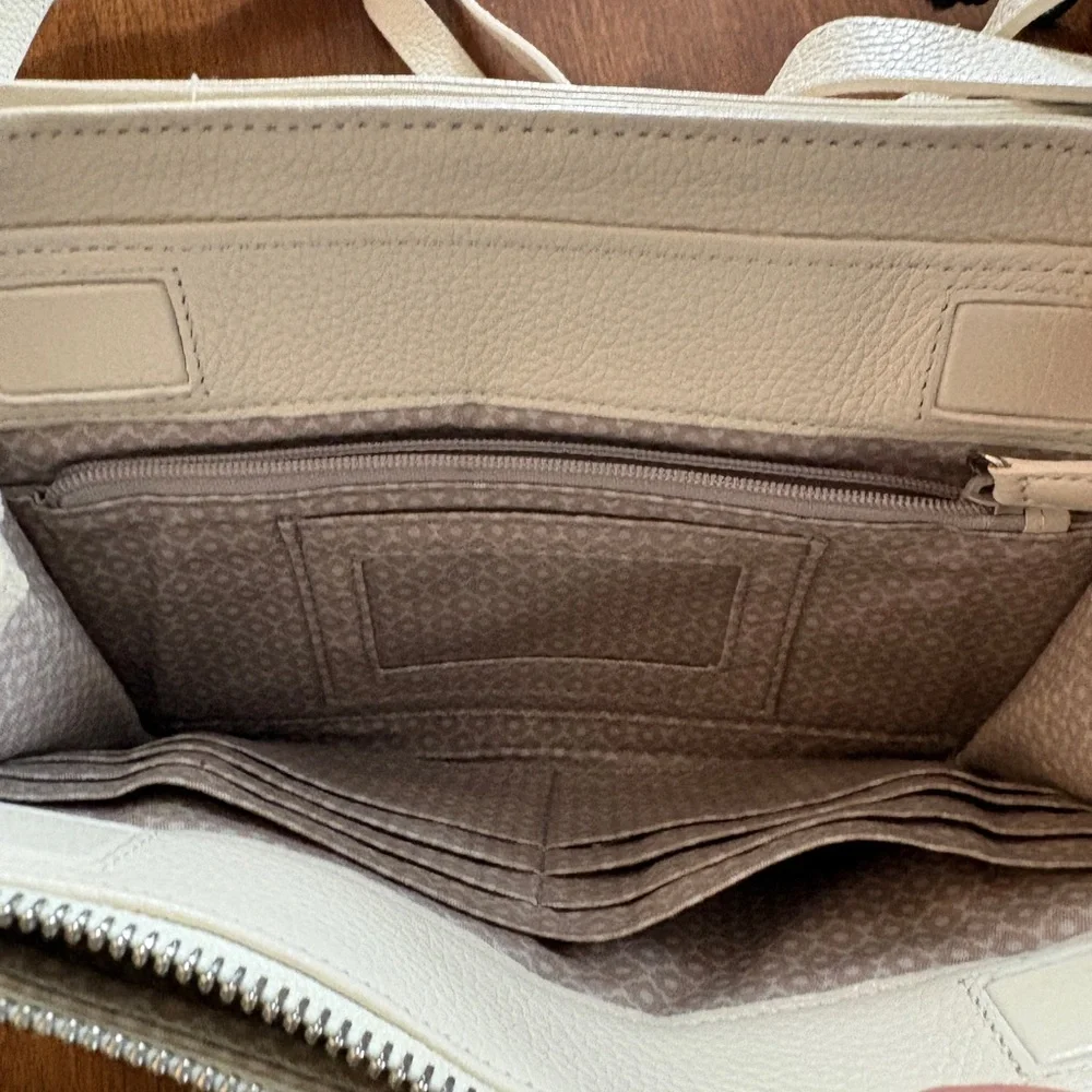 Brighton Collectibles Elegant Leather Cream Crossbody Bag   with Heart Accent - Picture 8 of 9